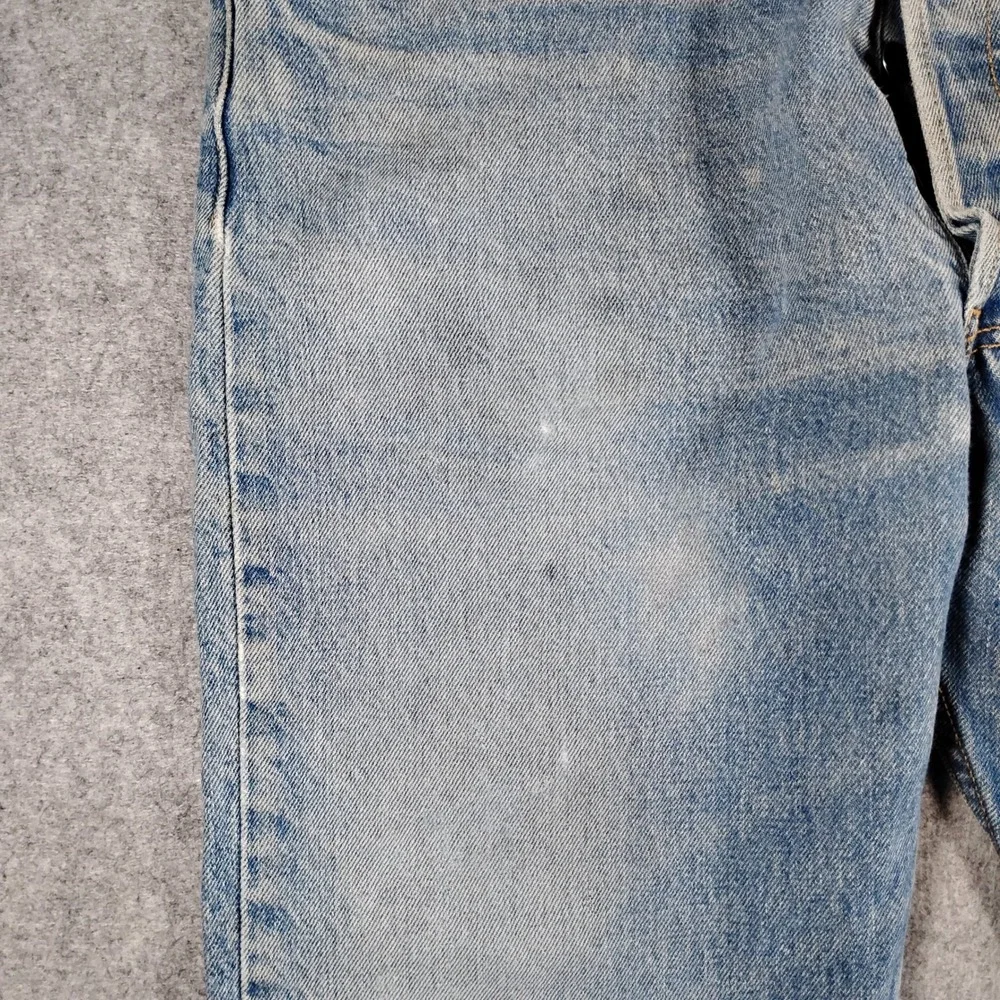 Vintage Levis 501 Mens Light Wash Blue Straight Leg Button Fly Denim Jeans 34x28